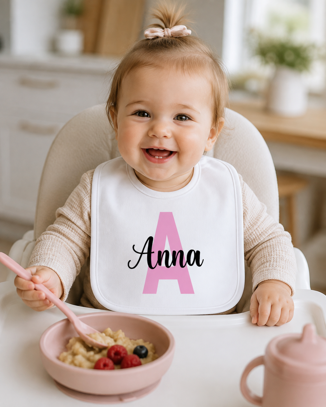 Personalisiertes Baby-Lätzchen | Name minimalistisch – Ökotex-zertifiziertes Baumwoll-Lätzchen für Babys